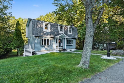 208 Sycamore Dr, New Windsor, NY, 12553-5961 | Card Image