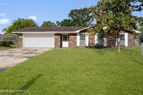 6105 Lancaster Blvd, Ocean Springs, MS, 39564-2657 | Card Image