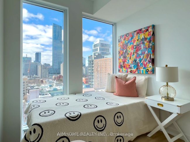 1802 - 319 Jarvis St, Condo with 2 bedrooms, 1 bathrooms and null parking in Toronto ON | Image 11