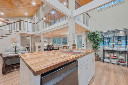 6170 Beech Dr, Montgomery, TX, 77316-2737 | Card Image