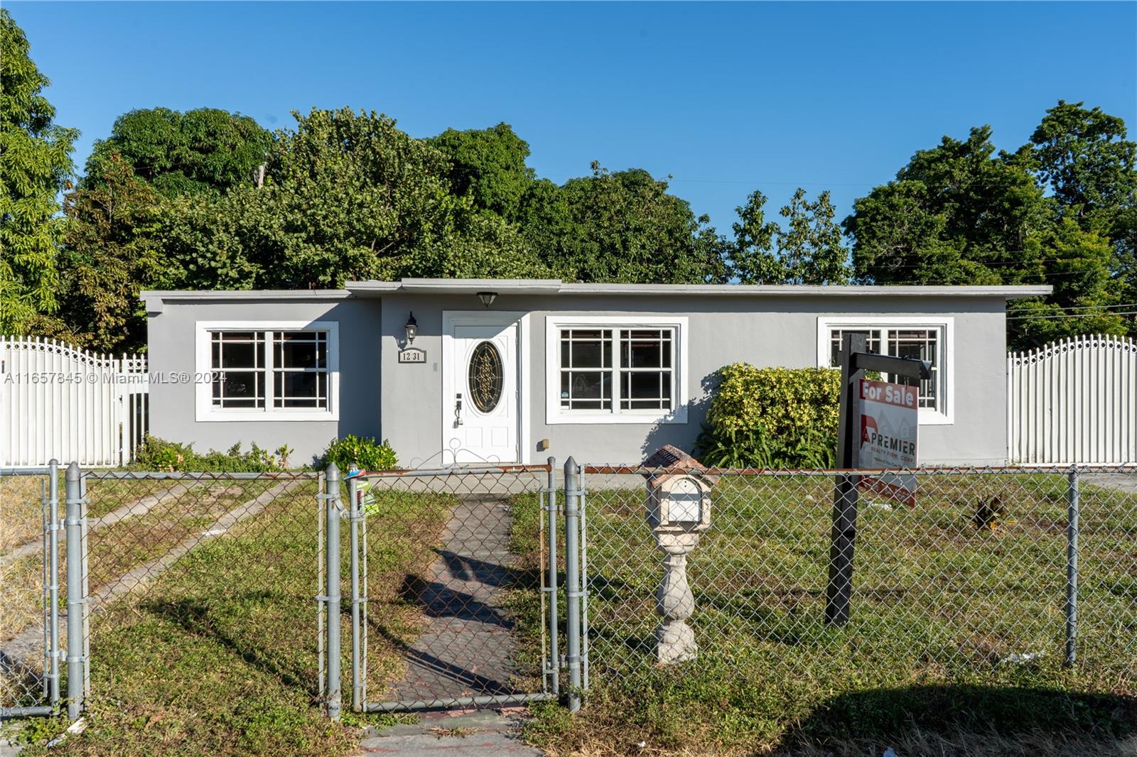 8th Ave, Hialeah, FL 33010