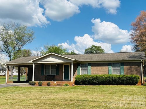 136 Devon Ln, Statesville, NC, 28625-8905 | Card Image