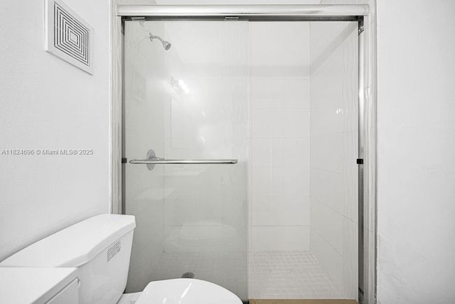 APT-10 - 1409 Euclid Ave, Condo with 1 bedrooms, 1 bathrooms and null parking in Miami Beach FL | Image 14