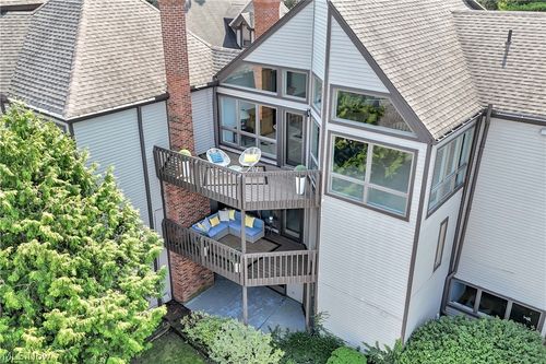 401 Darbys Run, Bay Village, OH, 44140-2969 | Card Image