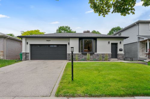 1829 Barsuda Dr, Mississauga, ON, L5J1V3 | Card Image