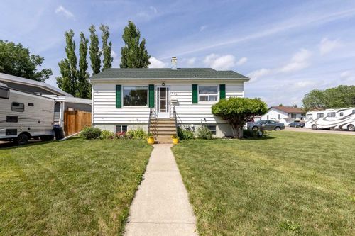 315 Dieppe Boulevard S, Lethbridge, AB, T1H4W6 | Card Image