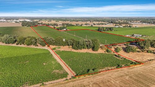 18050 N Tretheway Rd, Lockeford, CA, 95237-9704 | Card Image