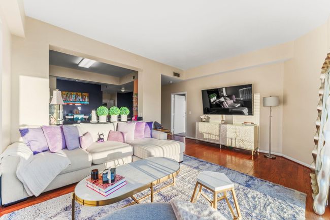 UNIT-1001 - 3505 Sage Rd, Condo with 2 bedrooms, 2 bathrooms and 2 parking in Houston TX | Image 4