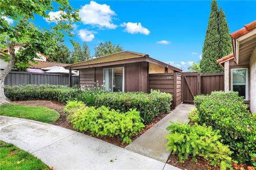 134 Orchard, Irvine, CA, 92618-4553 | Card Image