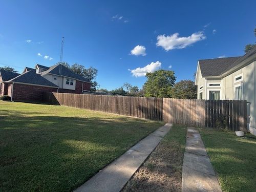 1021 W Sears St, Denison, TX, 75020-3323 | Card Image