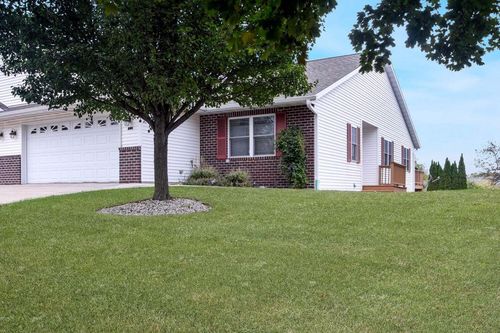 800 Chief Kewaskum Place, KEWASKUM, WI, 53040 | Card Image