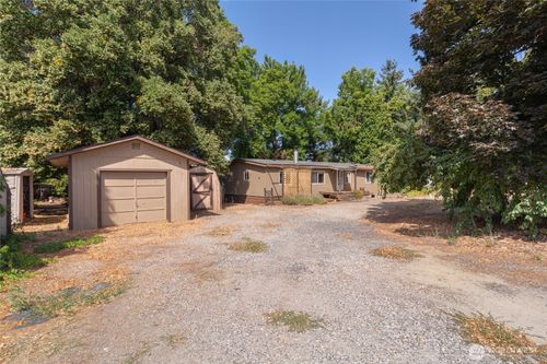 715 10th St Ne, East Wenatchee, WA, 98802-4511 | Card Image