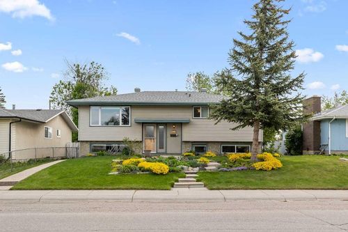 5019 Marshall Rd Ne, Calgary, AB, T2A2Y7 | Card Image