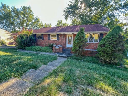 17 Sunset Dr, Martins Ferry, OH, 43935-1029 | Card Image