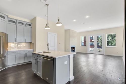 605-1211 Beaconsfield Ln, Arlington, TX, 76011-5077 | Card Image