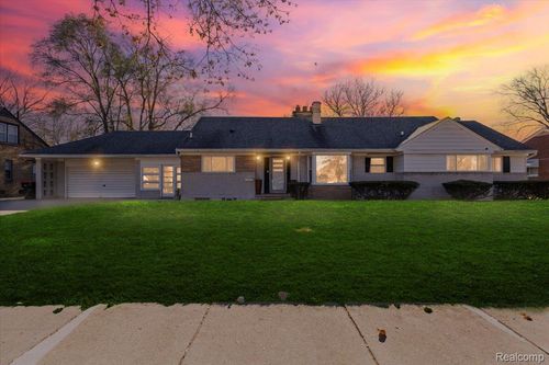 18131 Magnolia Ave, Southfield, MI, 48075-4107 | Card Image