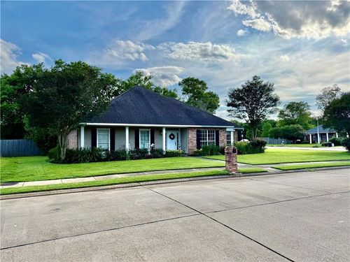5157 Hunters Grove Ln, Alexandria, LA, 71303-2457 | Card Image
