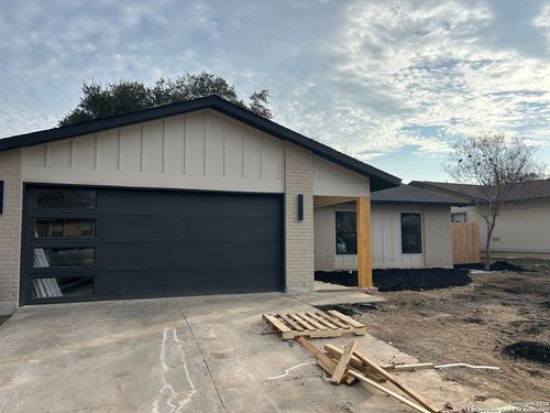 9818 Mill River Sq, San Antonio, TX, 78245-1464 | Card Image