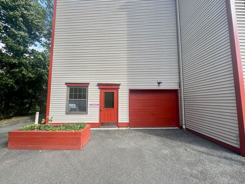 25-24 West Rd, Ellington, CT, 06029-4202 | Card Image