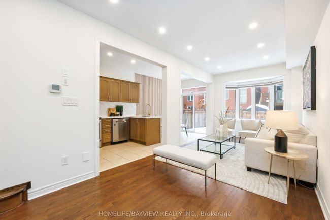 147 Collin Crt, House attached with 3 bedrooms, 3 bathrooms and 2 parking in Richmond Hill ON | Image 8