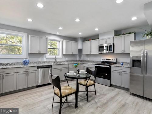 324 W Howard St, HAGERSTOWN, MD, 21740-6321 | Card Image