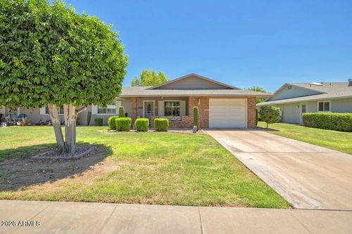 9521 W Oak Ridge Dr, Sun City, AZ, 85351-2042 | Card Image