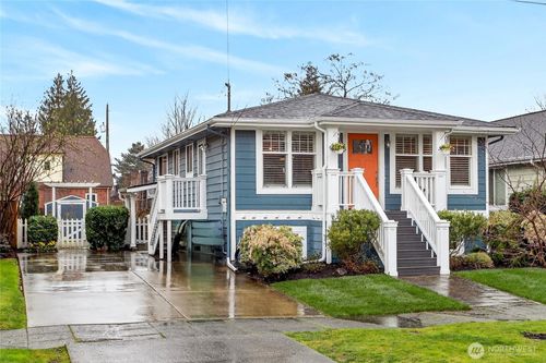 3235 38th Ave Sw, Seattle, WA, 98126-2241 | Card Image