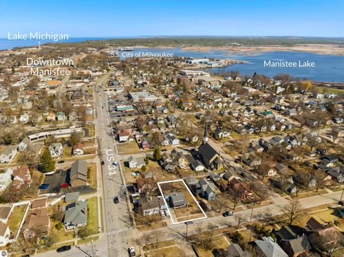 314 5th St, Manistee, MI, 49660-1936 | Card Image