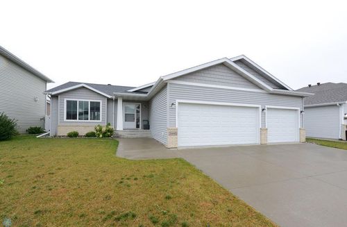 5445 Justice Dr S, Fargo, ND, 58104-9015 | Card Image