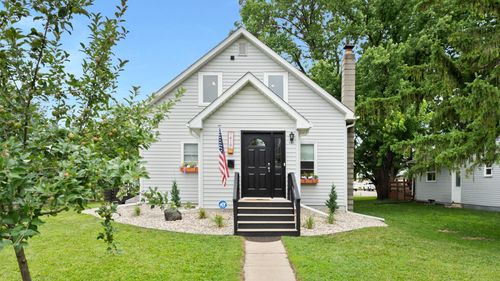1418 Irving St, Alexandria, MN, 56308-2568 | Card Image