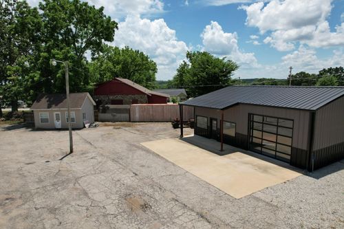 1677 S Us Highway 63, West Plains, MO, 65775-6014 | Card Image