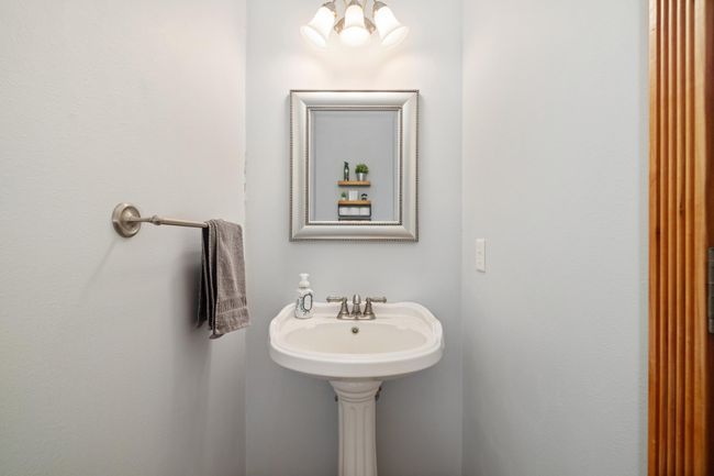 #27 Half Bath off Entry.jpg | Image 27