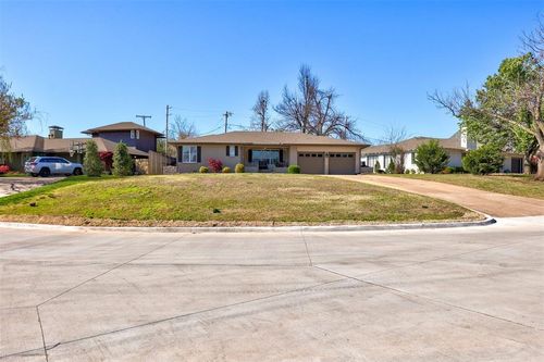 1714 Huntington Avenue, Nichols Hills, OK, 73116 | Card Image