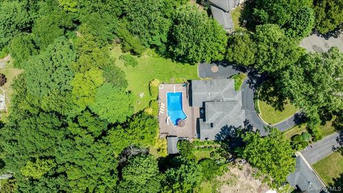 5 Jacquelyn Ct, Dix Hills, NY, 11746-7805 | Card Image