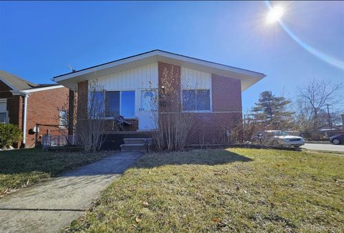 16830 S Stephens Drive E, Eastpointe, MI, 48021 | Card Image