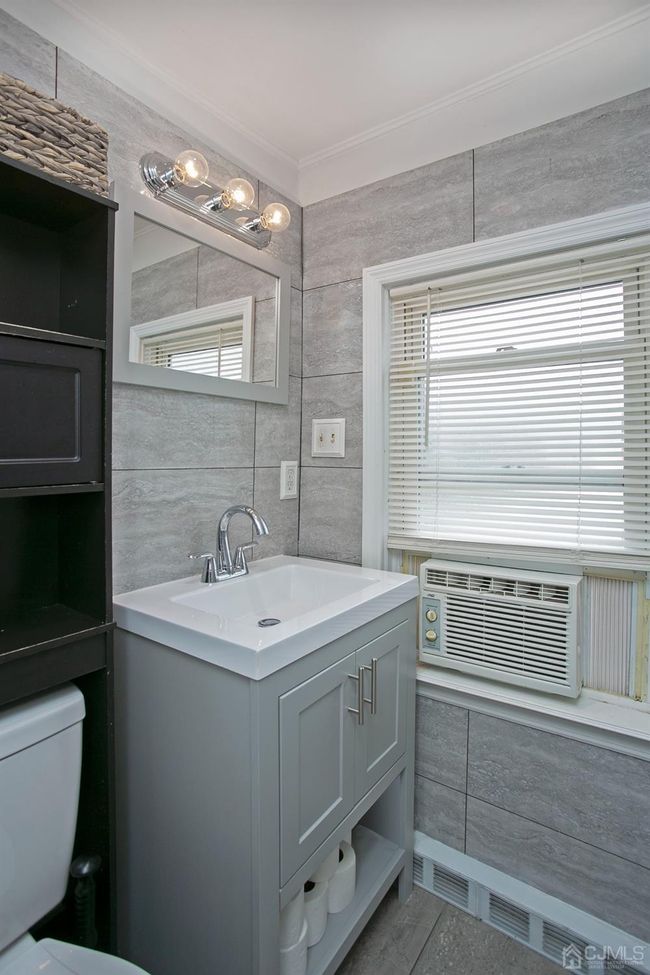 38 Evergreen Ave, House other with 3 bedrooms, 2 bathrooms and null parking in Fords NJ | Image 20