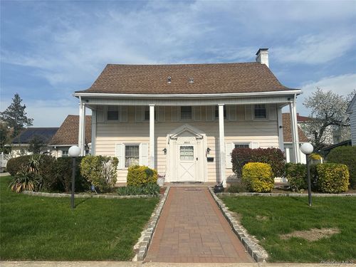 8865 192nd Street, New York, NY, 11423 | Card Image
