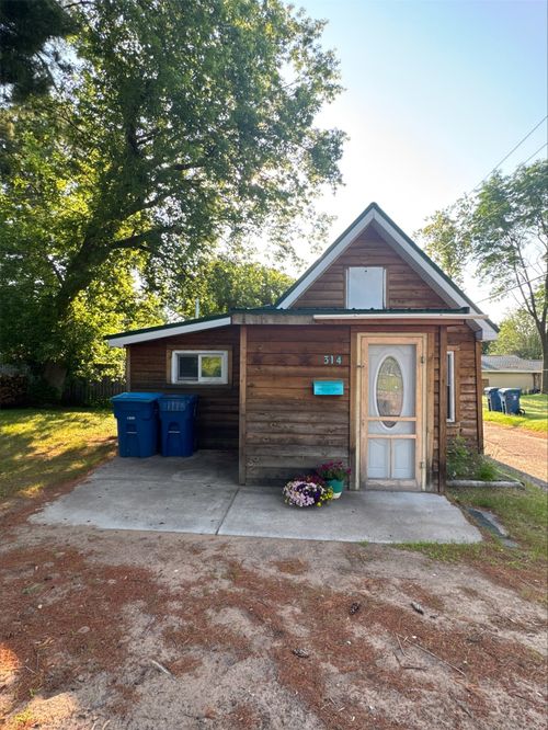 314 College Street, Spooner, WI, 54801 | Card Image