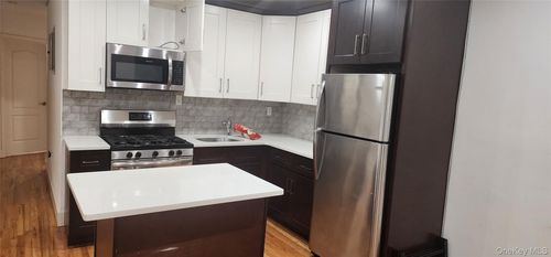 452 Linwood St, Brooklyn, NY, 11208-2132 | Card Image