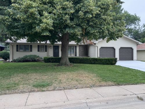 4214 1st Ave, Kearney, NE, 68847-2517 | Card Image