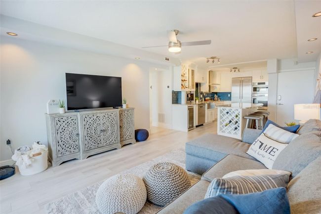 APT-312 - 4800 Ocean Beach Blvd, Condo with 2 bedrooms, 2 bathrooms and null parking in Cocoa Beach FL | Image 5