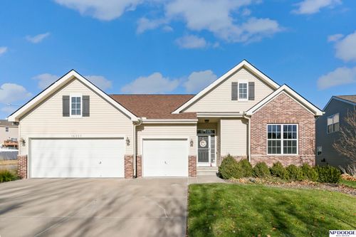 16050 Cary St, Omaha, NE, 68136-1333 | Card Image