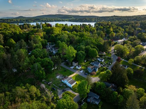 2 Perry St, Lakeville, CT, 06039-2500 | Card Image