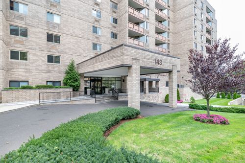 2k-143 Hoyt St, Stamford, CT, 06905-5749 | Card Image