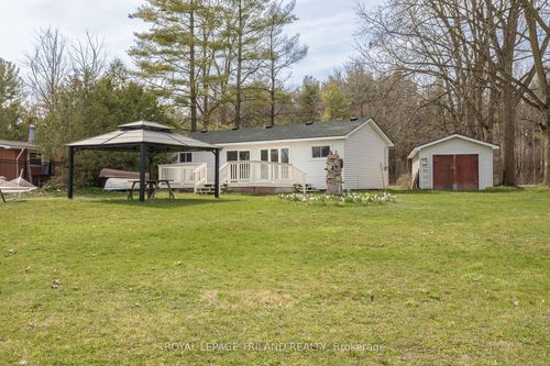 20927 Lakeside Dr, Thorndale, ON, N0M2P0 | Card Image