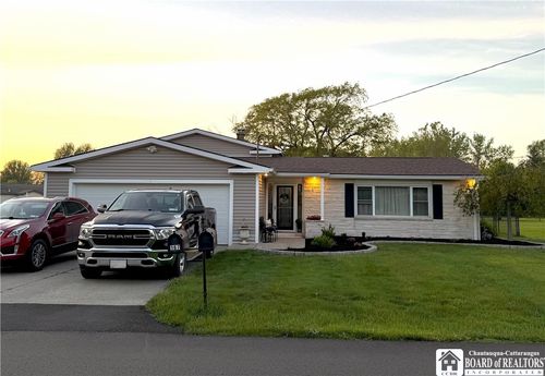 167 Gardner St, Fredonia, NY, 14063-1634 | Card Image