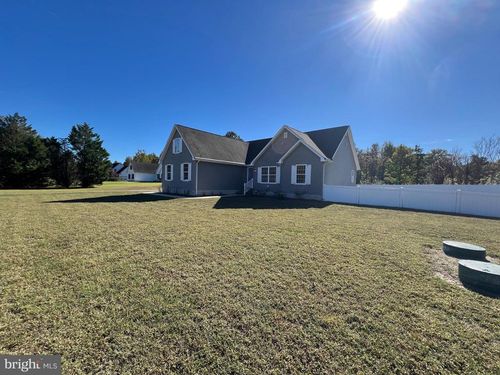 33016 Forest Knoll Dr, LAUREL, DE, 19956-4082 | Card Image