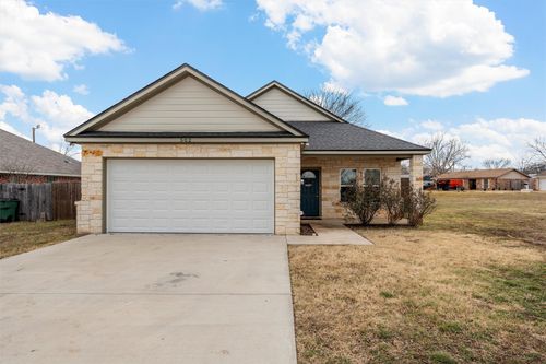 502 David Davis Dr, McGregor, TX, 76657-2215 | Card Image