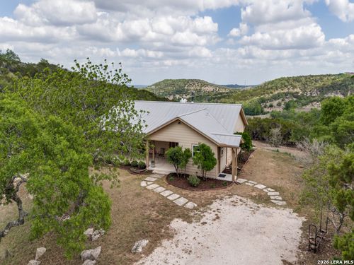 101 Mountain Top Dr, Boerne, TX, 78006-8001 | Card Image