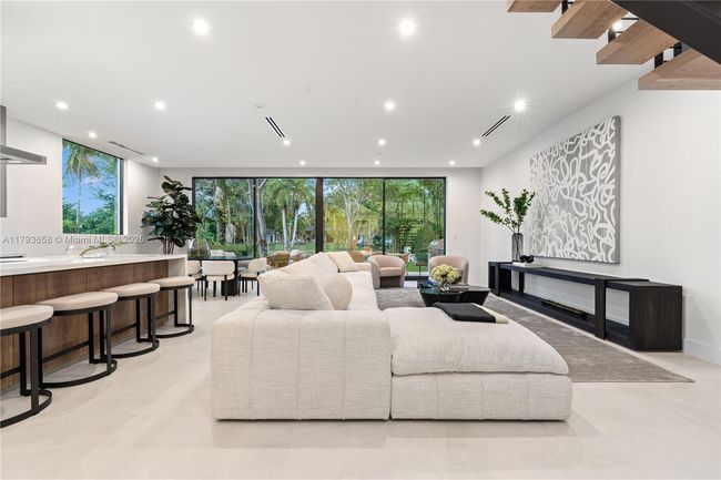 4951 University Dr, Townhouse with 3 bedrooms, 5 bathrooms and null parking in Coral Gables FL | Image 13